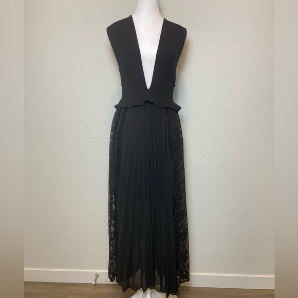 FRENCH CONNECTION ANGELINA DEEP-V PLEATED LACE AND JERSEY BLACK MAXI SEXY DESS - Picture 7 of 9